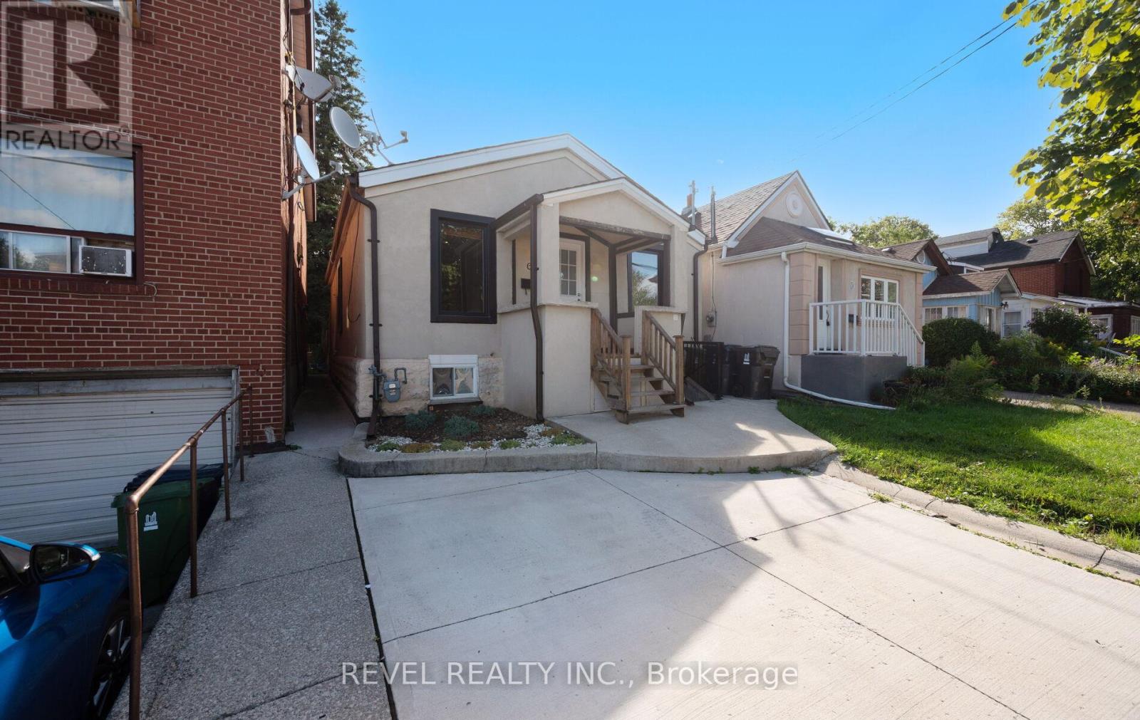 Photo 1 of Main Floor 69 Rockcliffe Boulevard E, Toronto ON