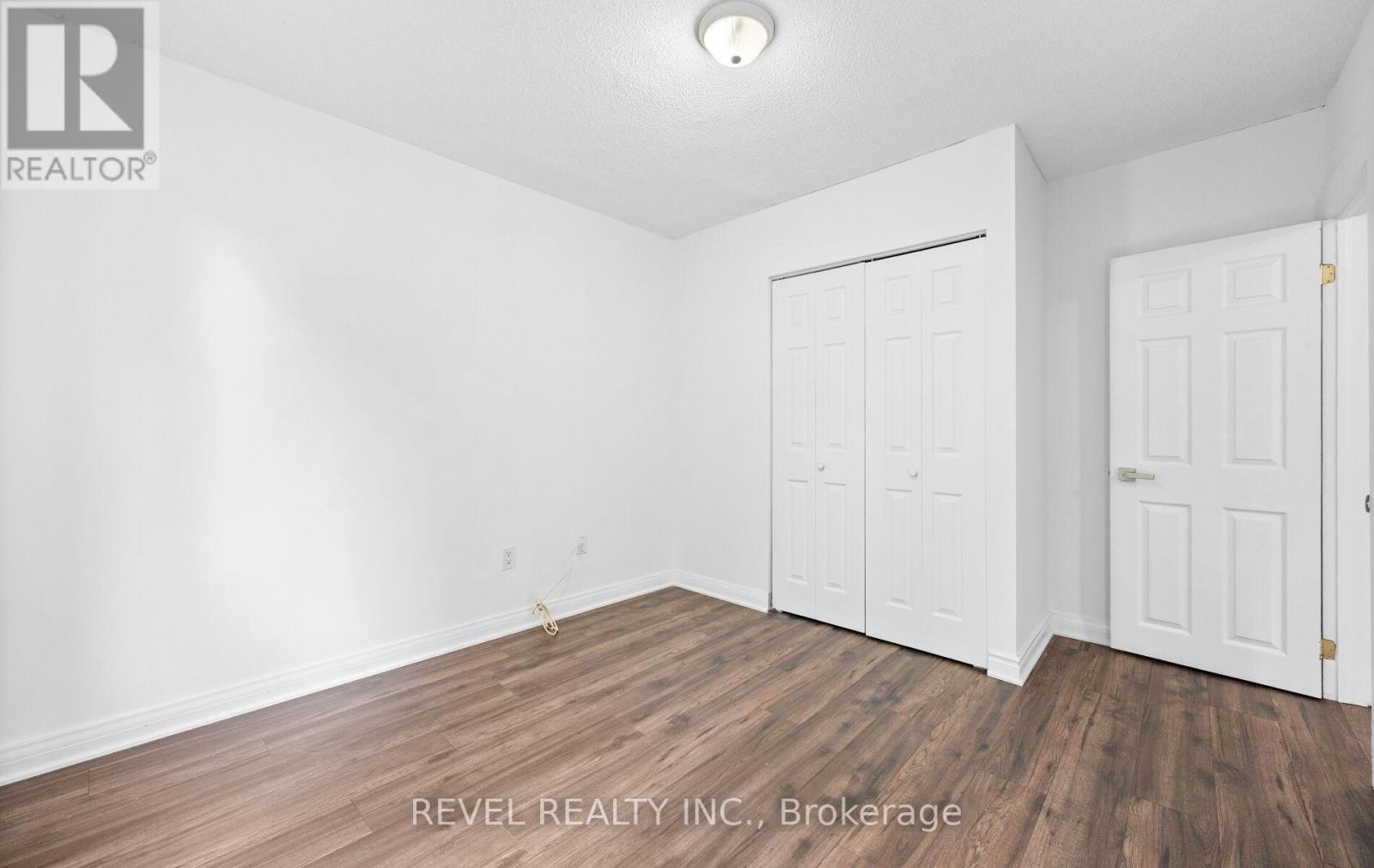 Photo 14 of Main Floor 69 Rockcliffe Boulevard E, Toronto ON