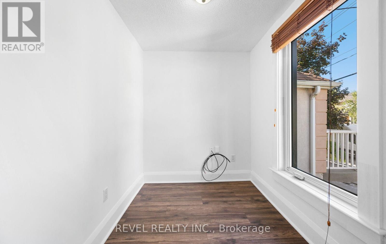 Photo 21 of Main Floor 69 Rockcliffe Boulevard E, Toronto ON
