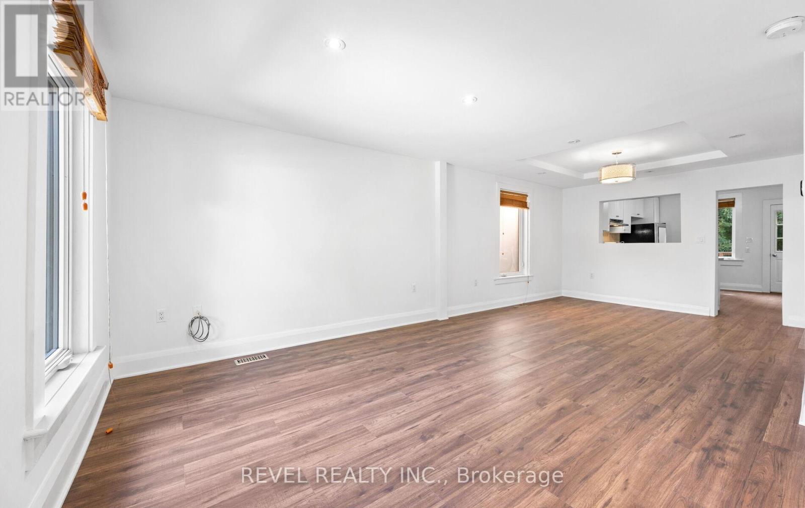 Photo 5 of Main Floor 69 Rockcliffe Boulevard E, Toronto ON