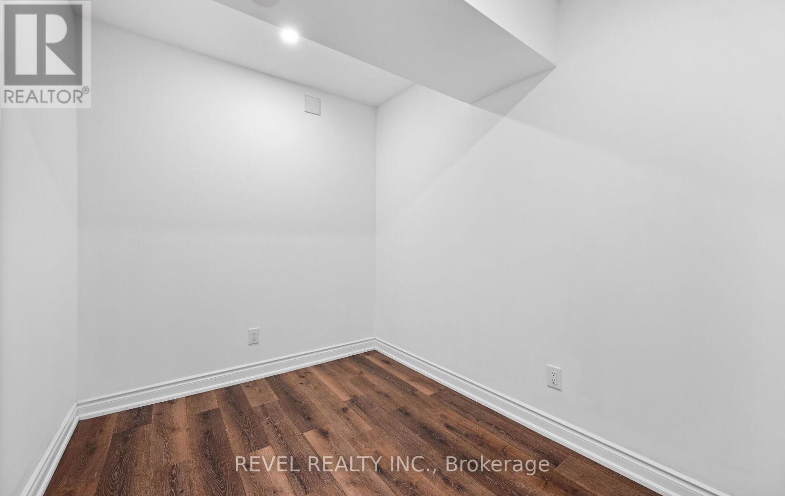 Photo 13 of Basement 69 Rockcliffe Boulevard, Toronto ON