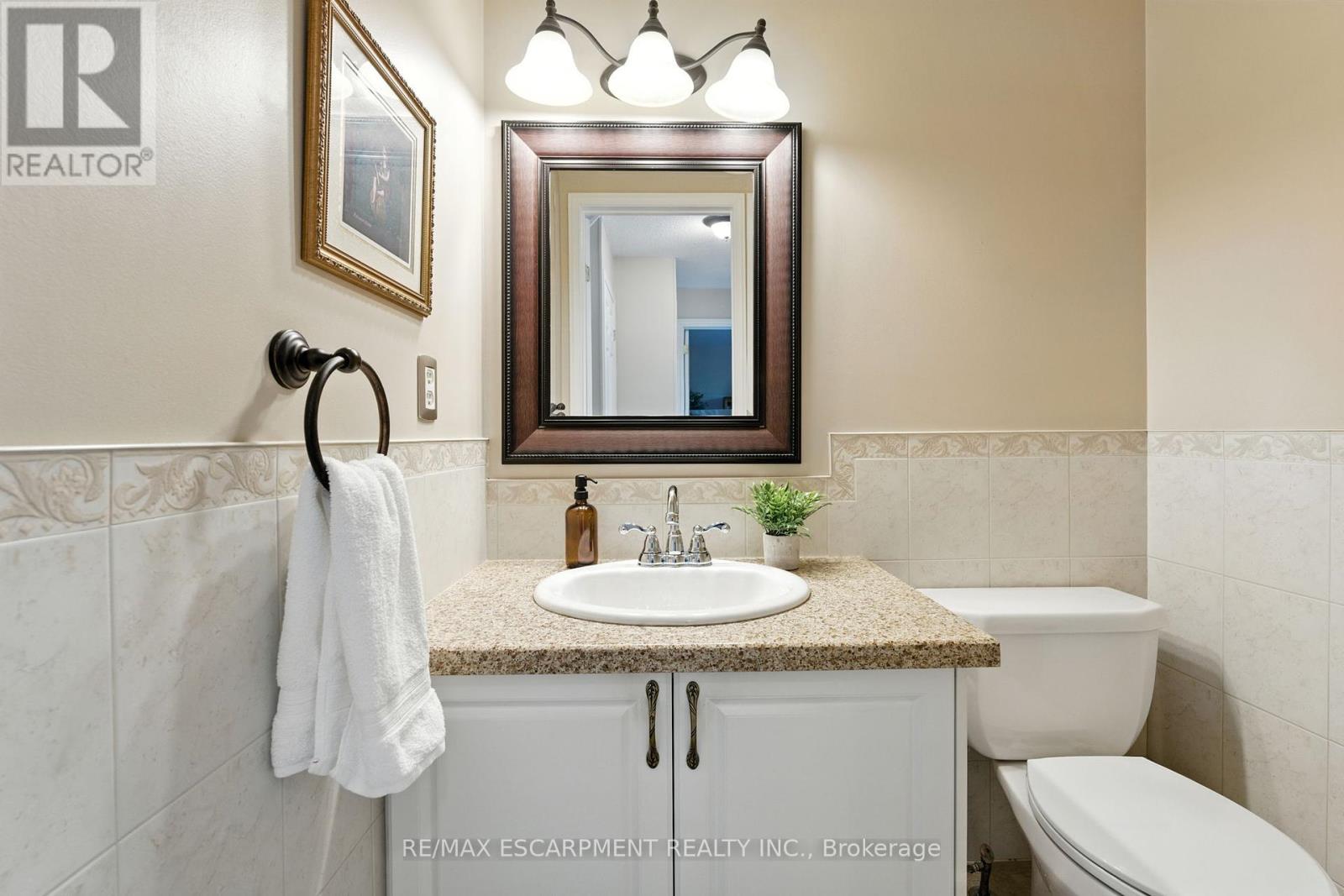 Photo 16 of 252 Mississauga Street, Oakville ON