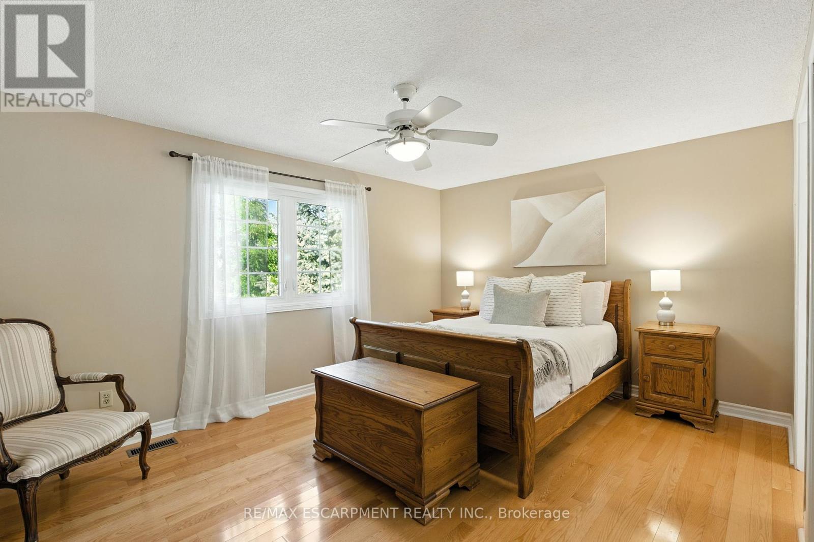 Photo 6 of 252 Mississauga Street, Oakville ON