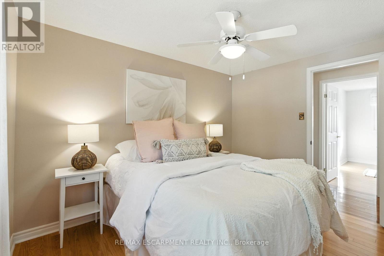 Photo 7 of 252 Mississauga Street, Oakville ON