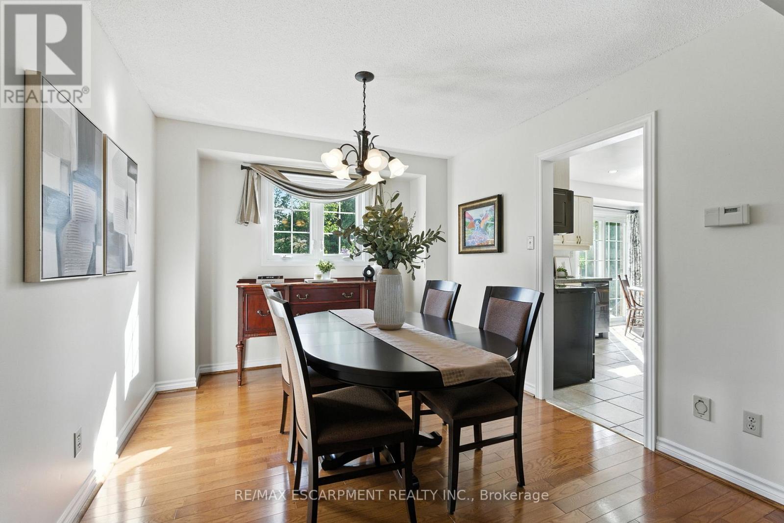 Photo 31 of 252 Mississauga Street, Oakville ON