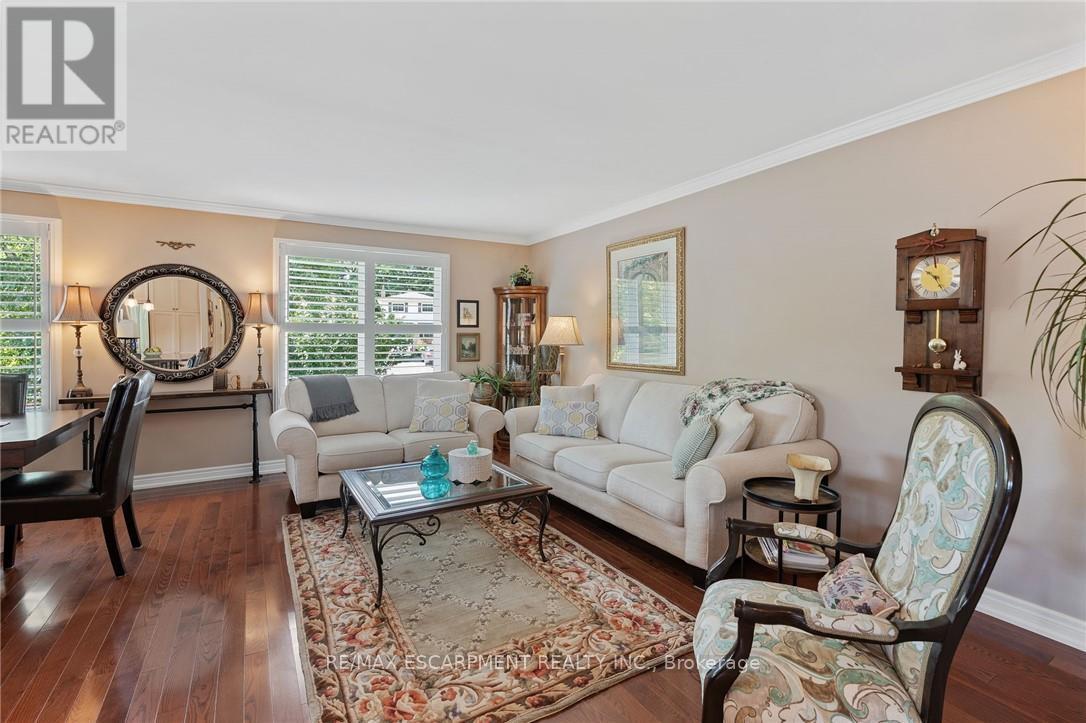 Photo 35 of 1383 Christina Court, Burlington ON