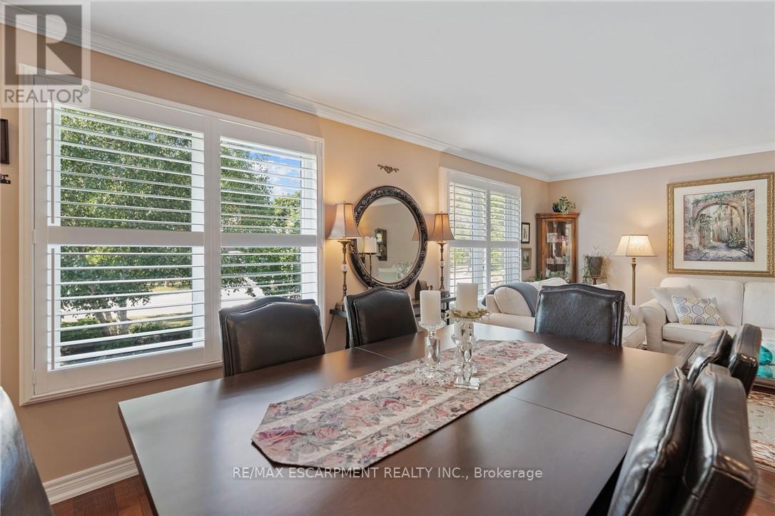 Photo 16 of 1383 Christina Court, Burlington ON