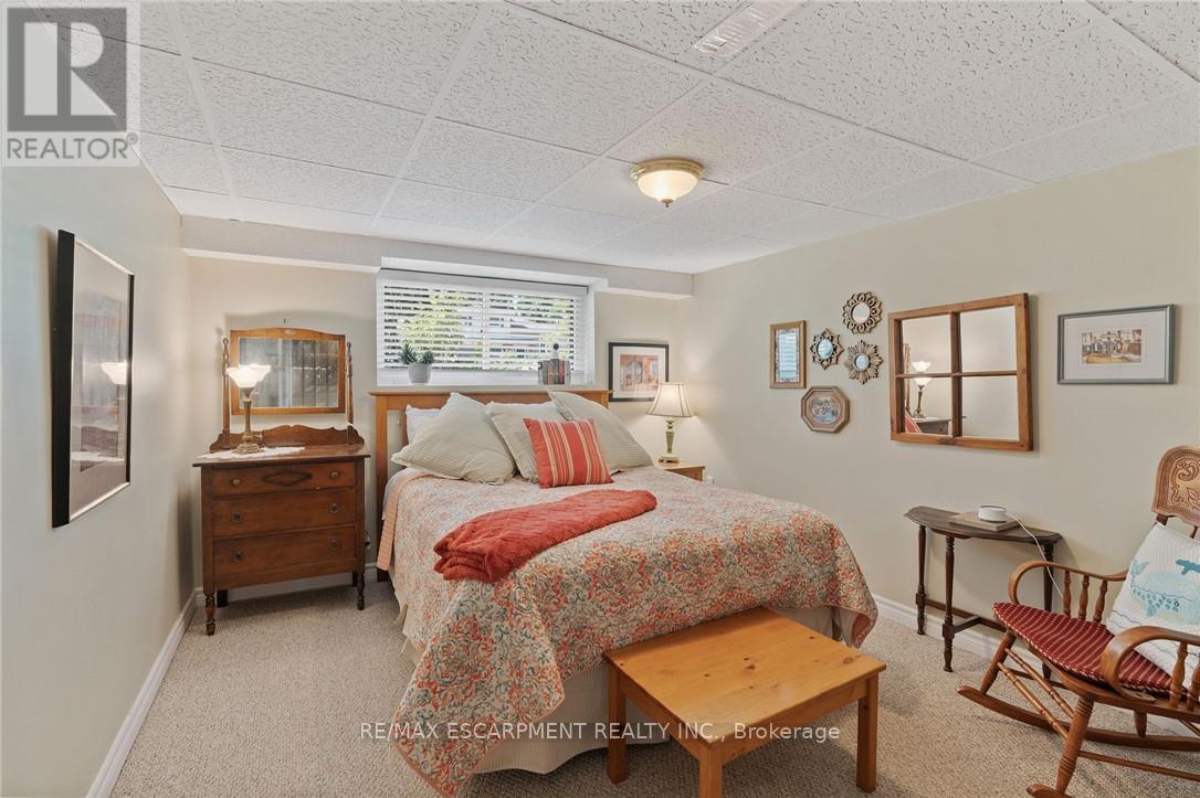 Photo 25 of 1383 Christina Court, Burlington ON