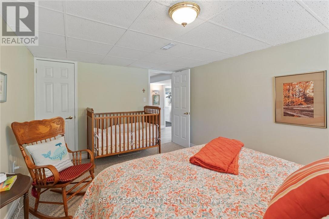 Photo 20 of 1383 Christina Court, Burlington ON