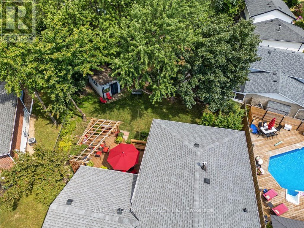 Photo 33 of 1383 Christina Court, Burlington ON