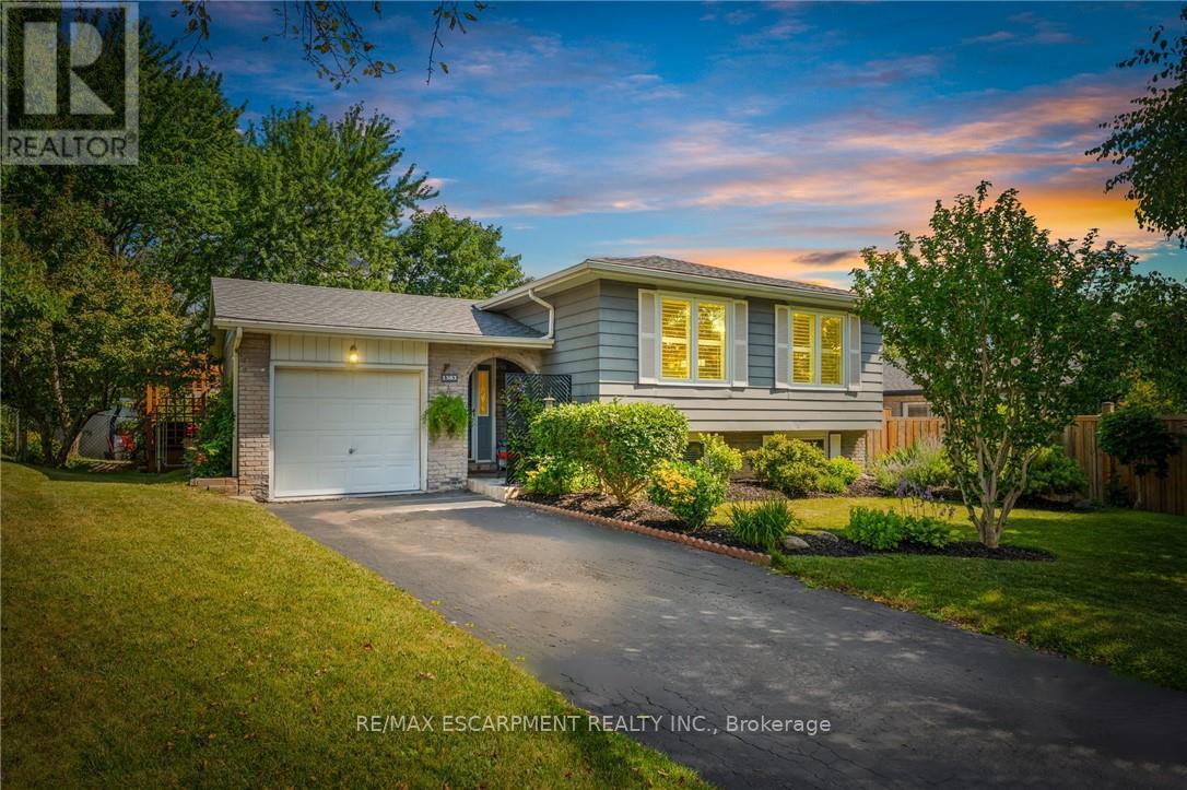 Photo 28 of 1383 Christina Court, Burlington ON
