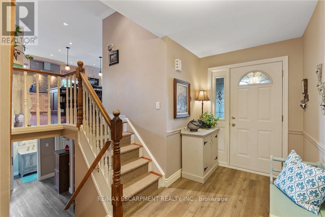 Photo 26 of 1383 Christina Court, Burlington ON