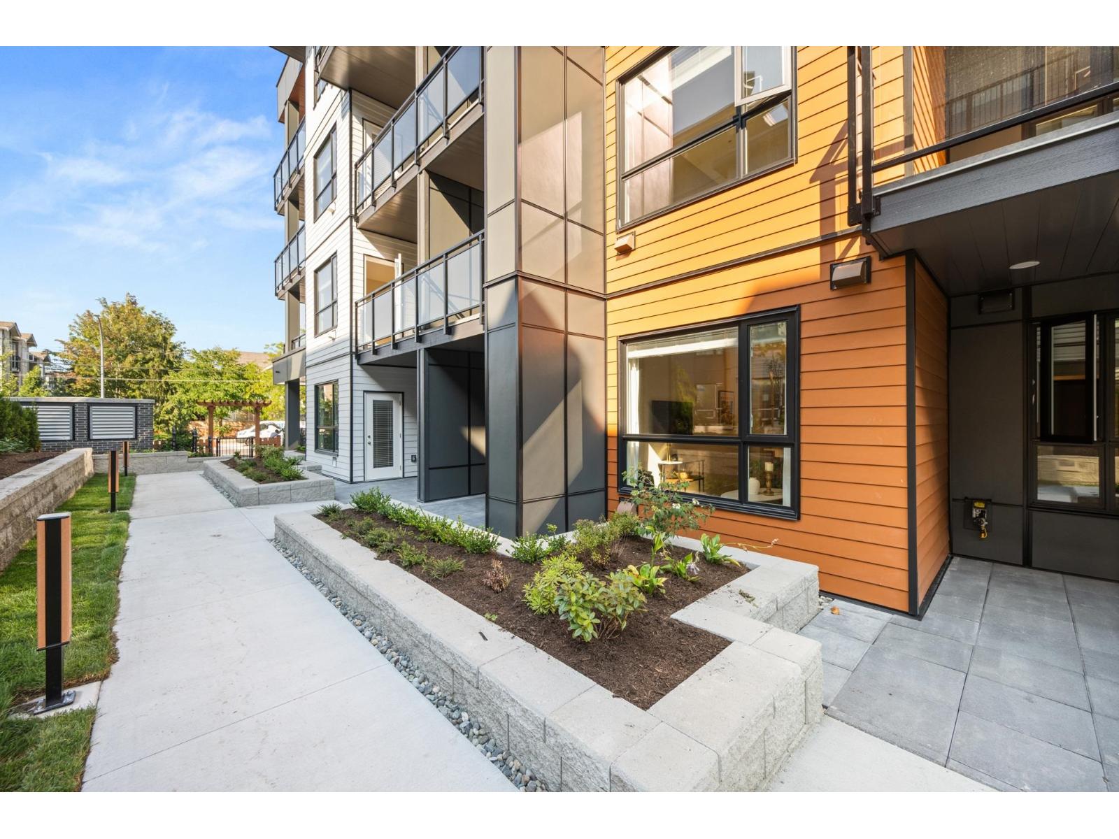 Photo 1 of 112 20932 83 Avenue, Langley BC