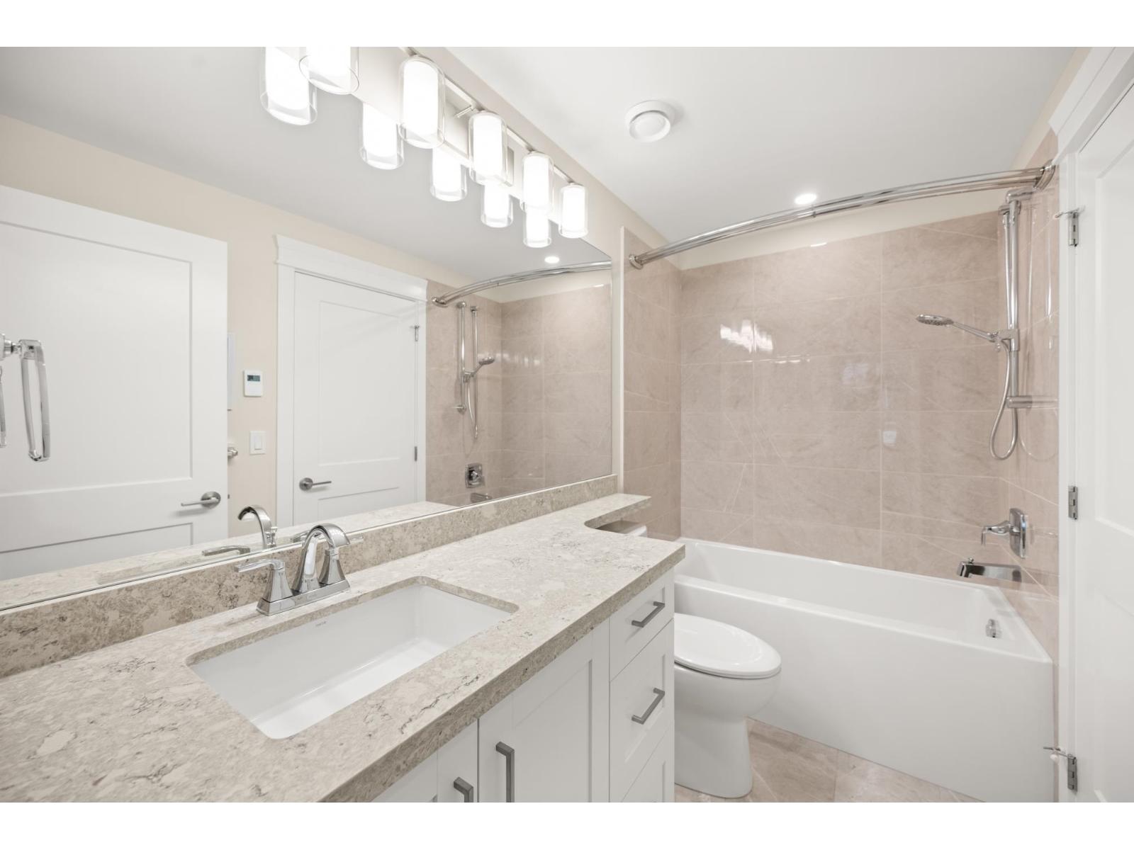 Photo 13 of 112 20932 83 Avenue, Langley BC