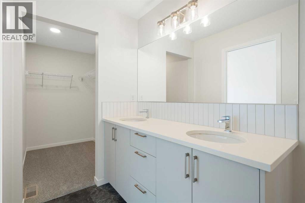 Photo 34 of 135 Creekview Gardens Sw, Calgary AB