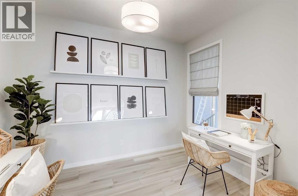 Photo 16 of 69 Royston Grove Nw, Calgary AB