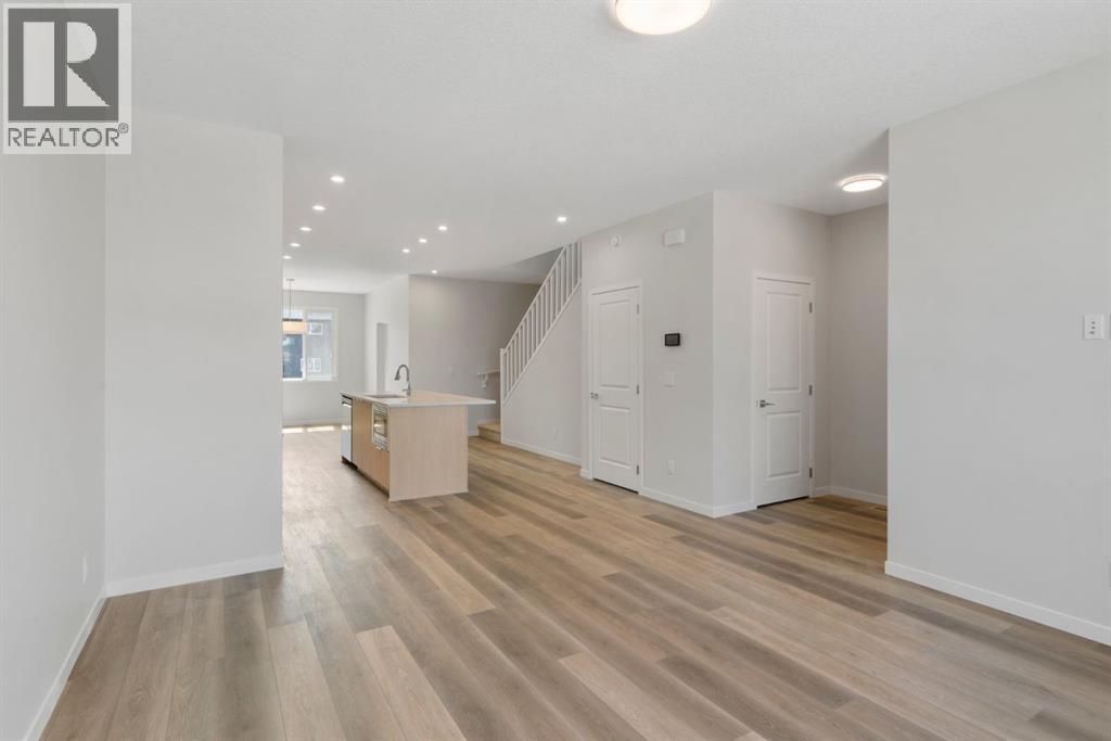 Photo 12 of 672 Buffaloberry Manor Se, Calgary AB