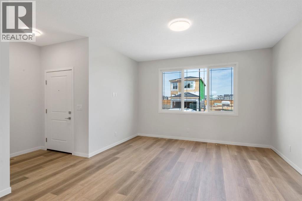 Photo 11 of 672 Buffaloberry Manor Se, Calgary AB