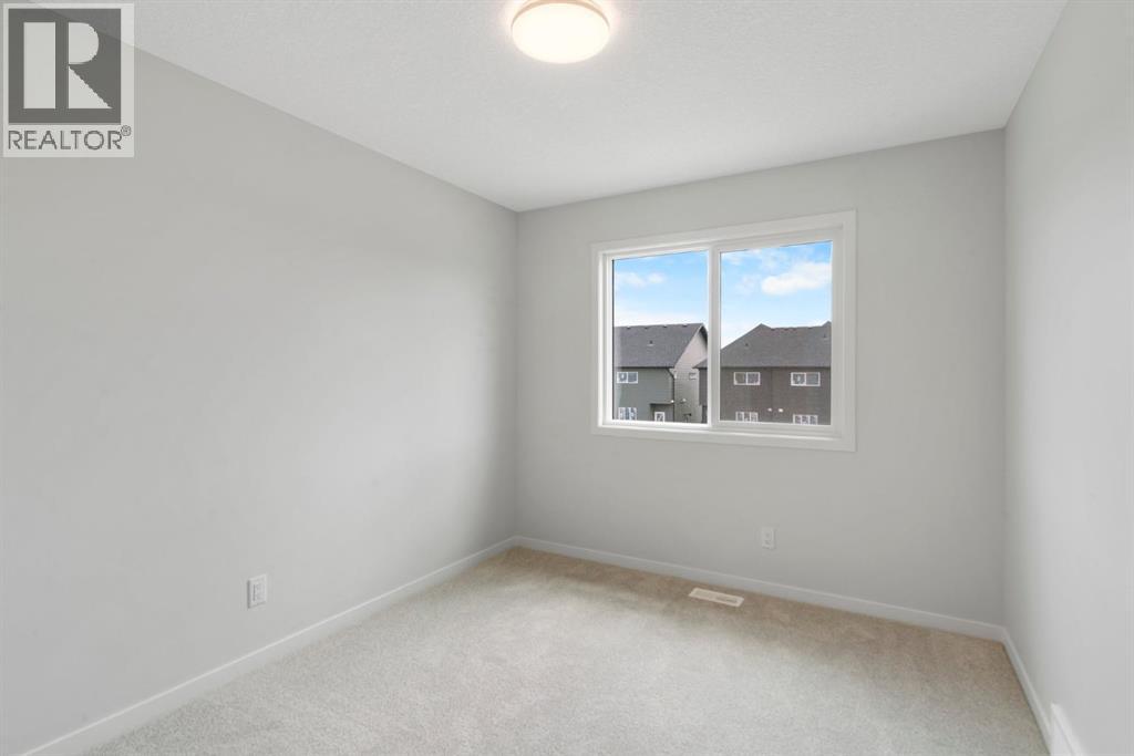 Photo 30 of 672 Buffaloberry Manor Se, Calgary AB