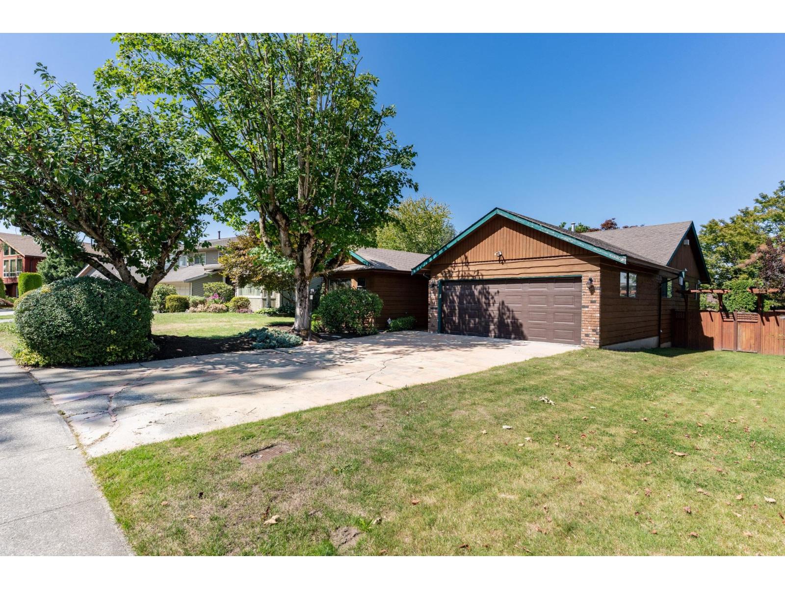 Photo 1 of 19725 50 A Avenue, Langley BC