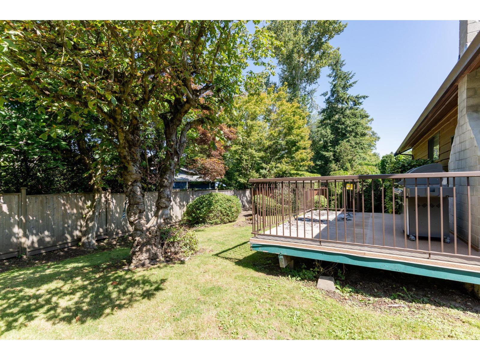 Photo 8 of 19725 50 A Avenue, Langley BC