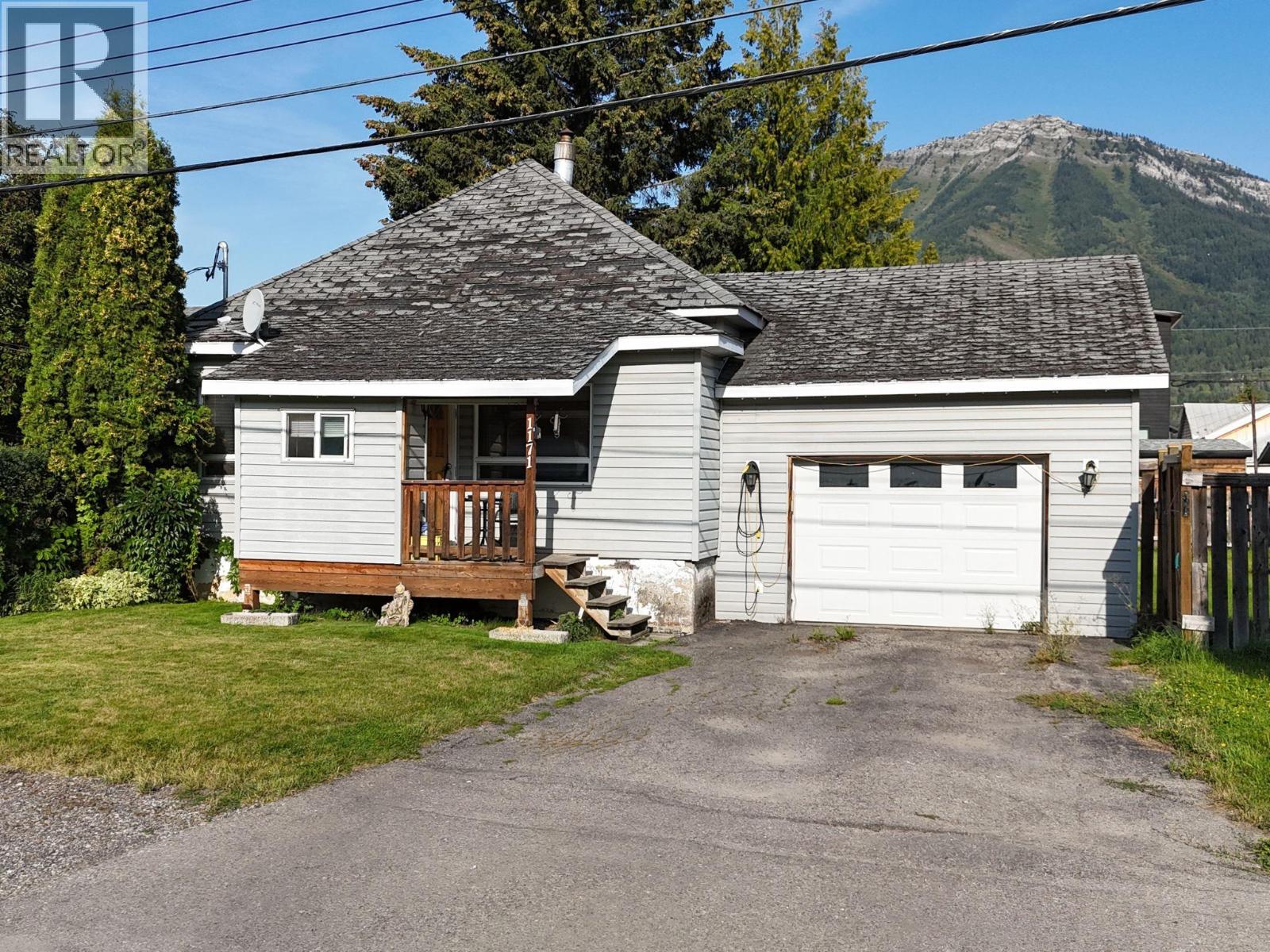 Photo 3 of 1171 1st Avenue, Fernie BC
