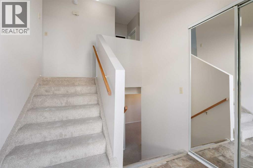 Photo 7 of 11741 Canfield Road Sw, Calgary AB