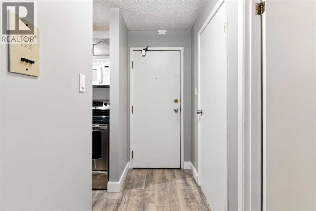 Photo 2 of 208 550 Westwood Drive Sw, Calgary AB