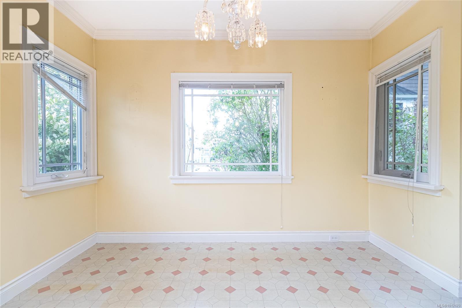  2719 Richmond Road, Saanich