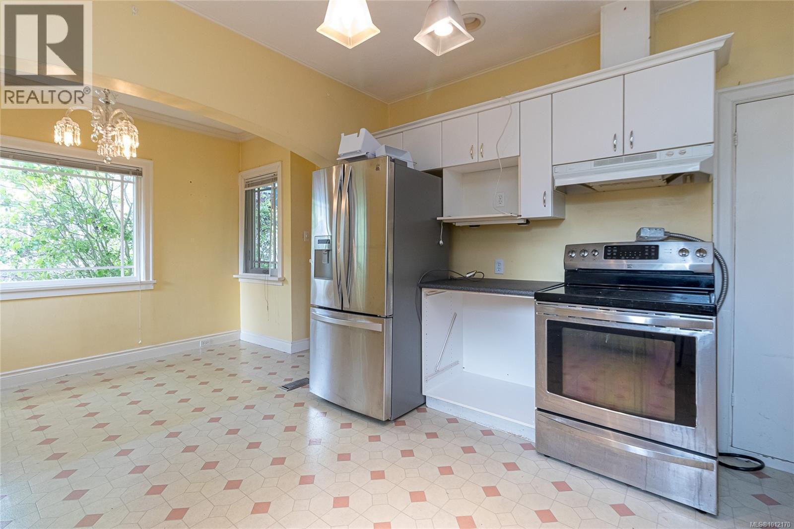  2719 Richmond Road, Saanich