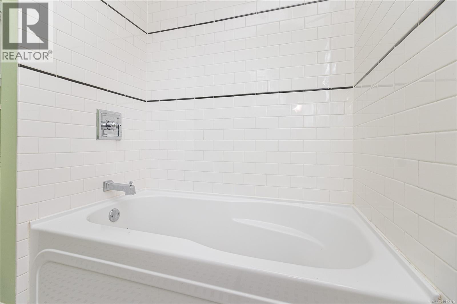  2719 Richmond Road, Saanich