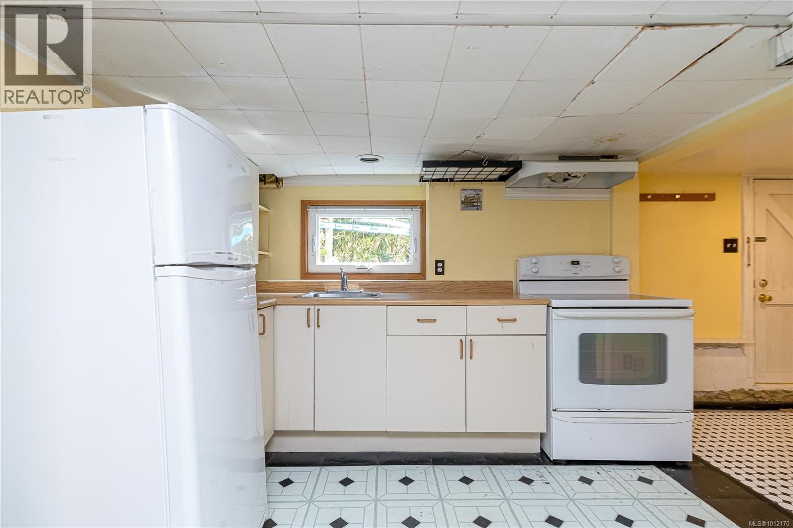  2719 Richmond Road, Saanich
