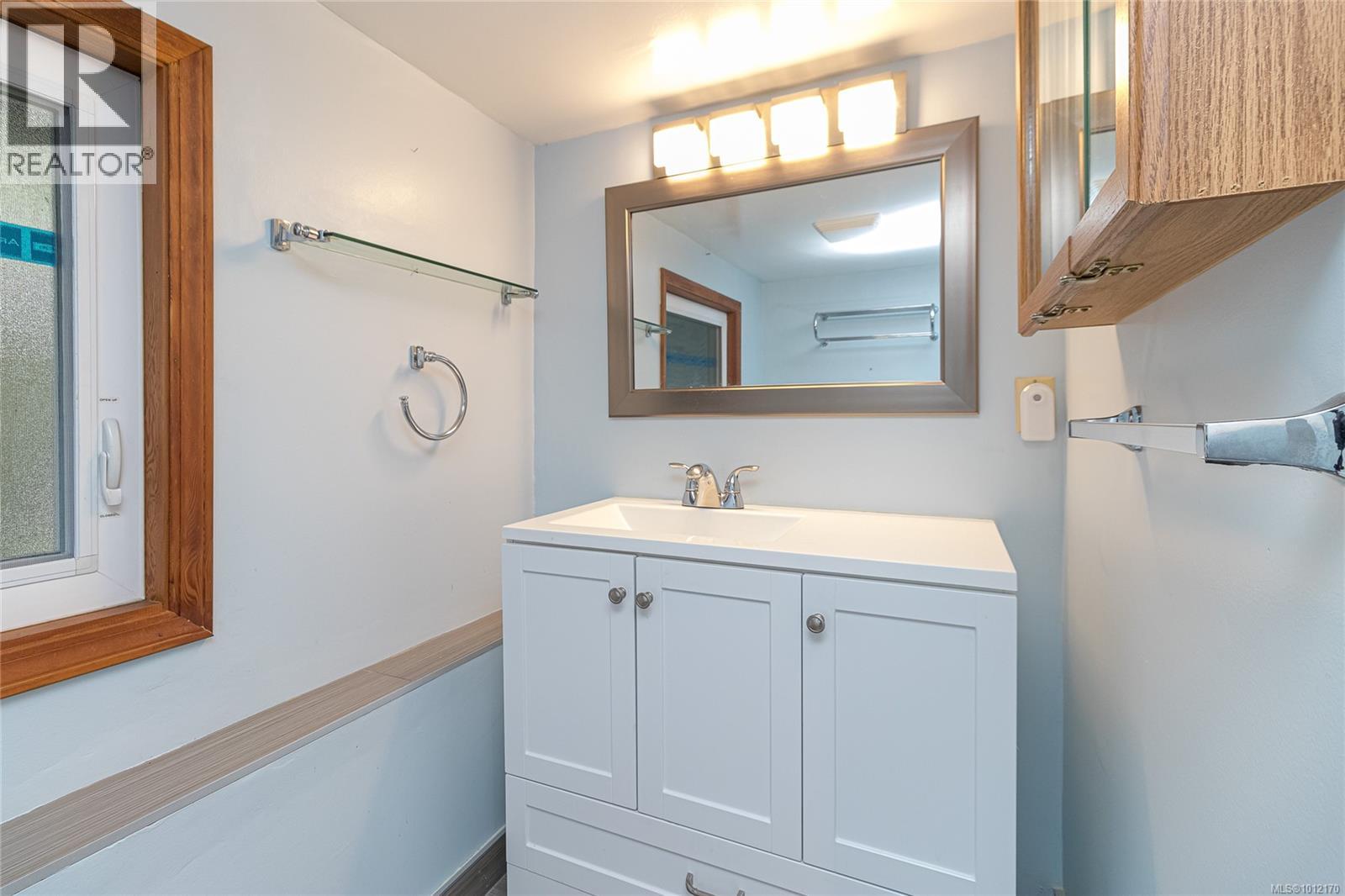  2719 Richmond Road, Saanich