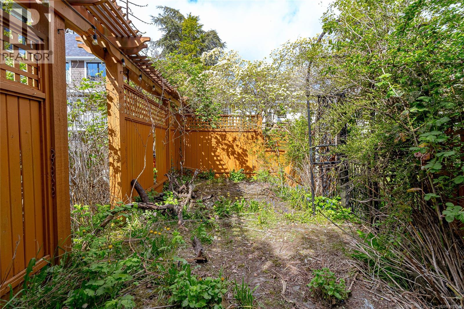  2719 Richmond Road, Saanich