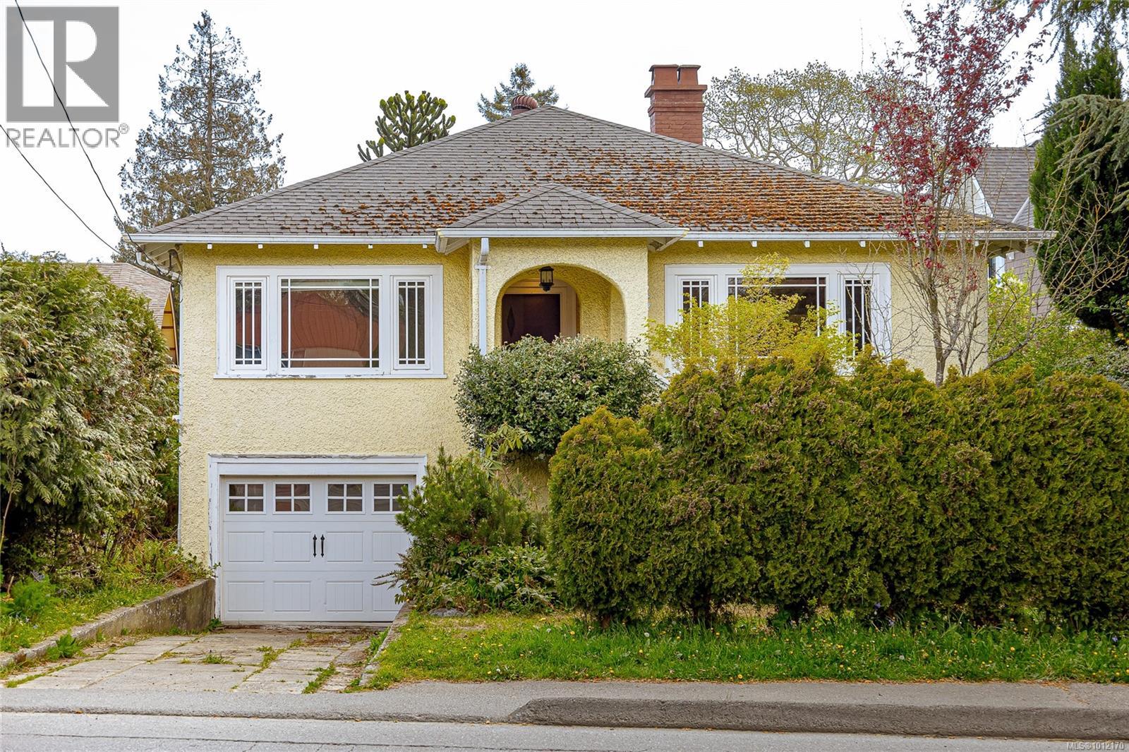  2719 Richmond Road, Saanich