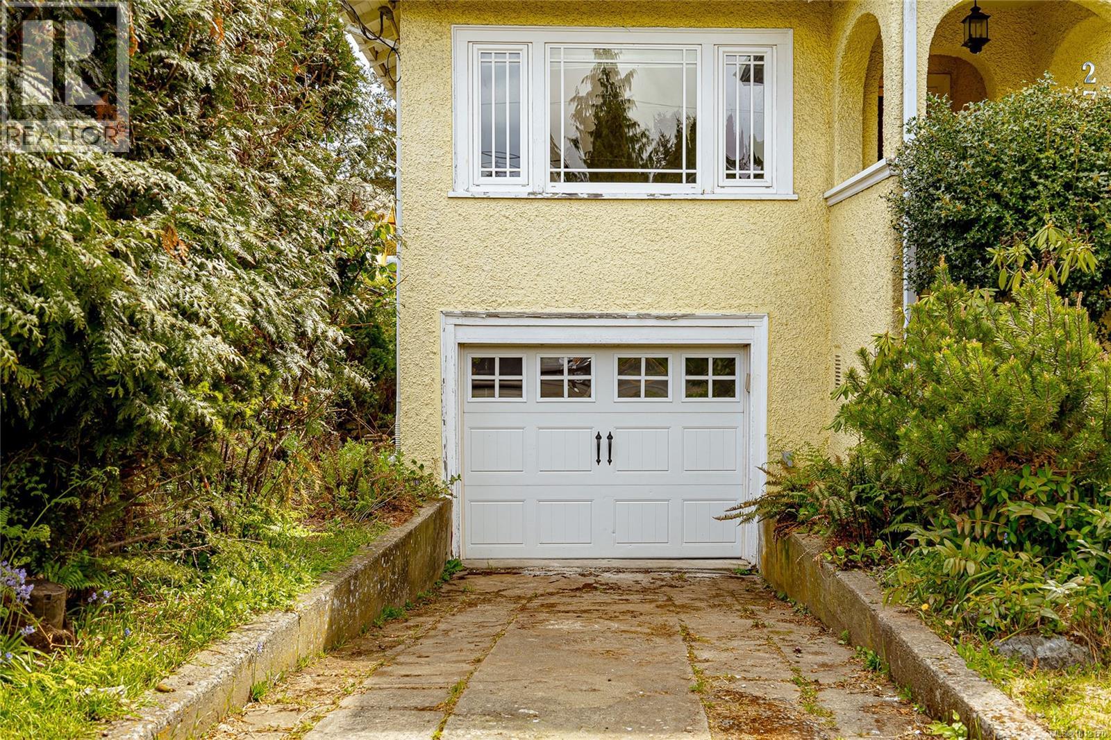  2719 Richmond Road, Saanich