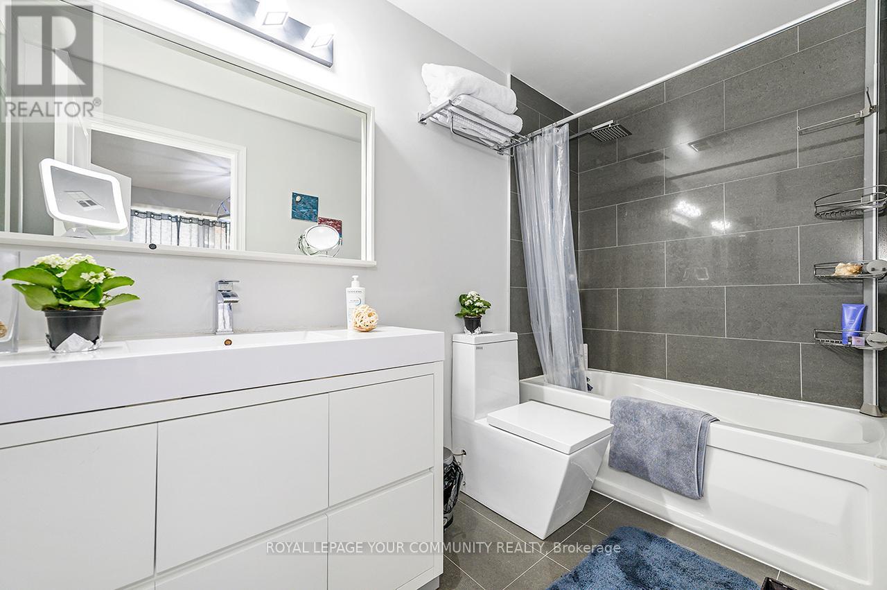 Photo 44 of 114 25 Earlington Avenue, Toronto ON