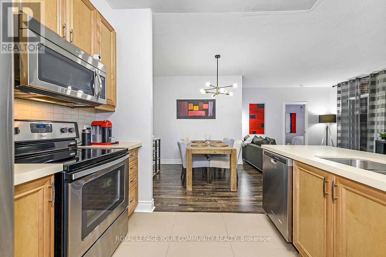 Photo 11 of 114 25 Earlington Avenue, Toronto ON