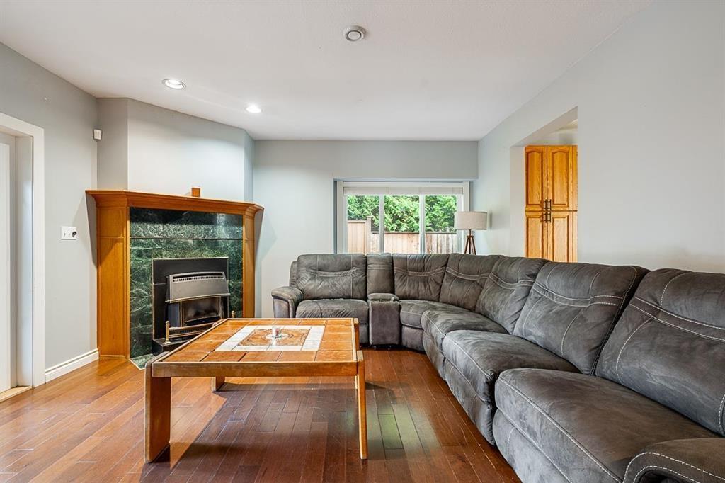 Photo 10 of 16319 78 A Avenue, Surrey BC