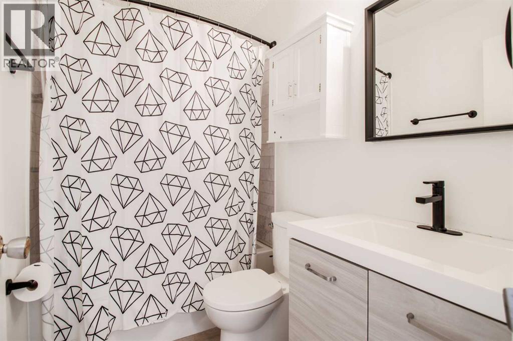 Photo 10 of 105 Carr Place, Okotoks AB