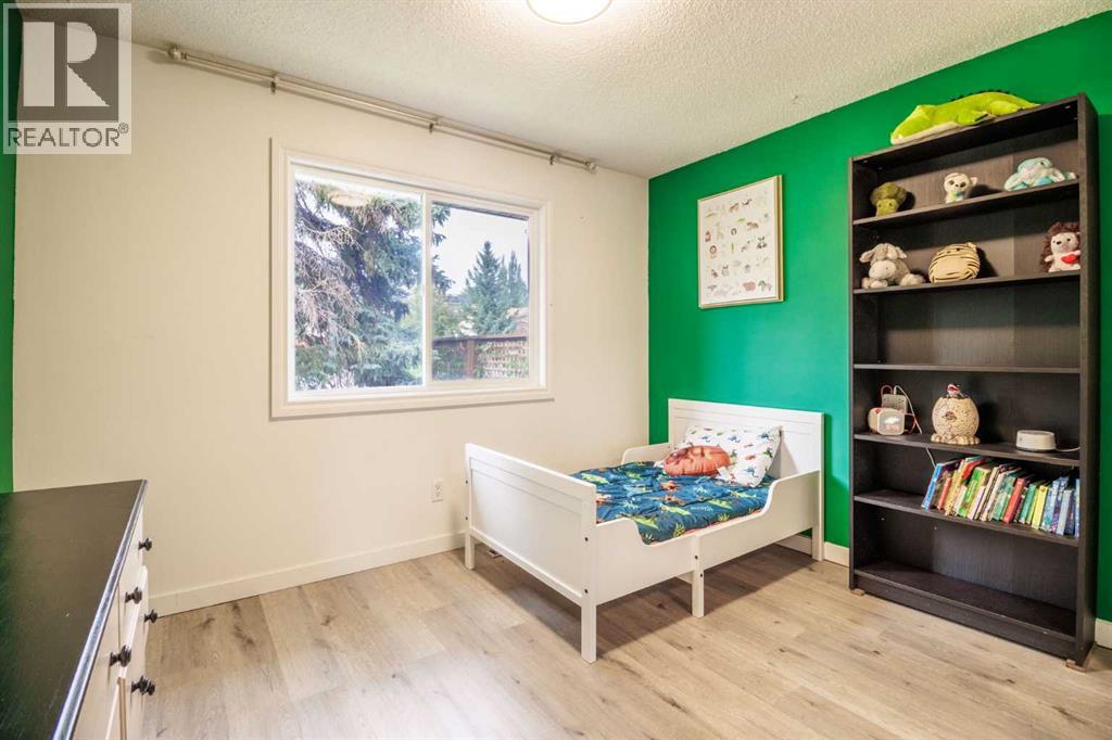 Photo 14 of 105 Carr Place, Okotoks AB