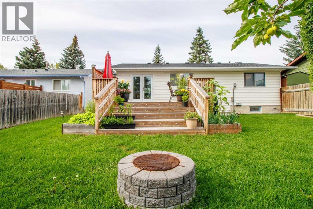 Photo 6 of 105 Carr Place, Okotoks AB