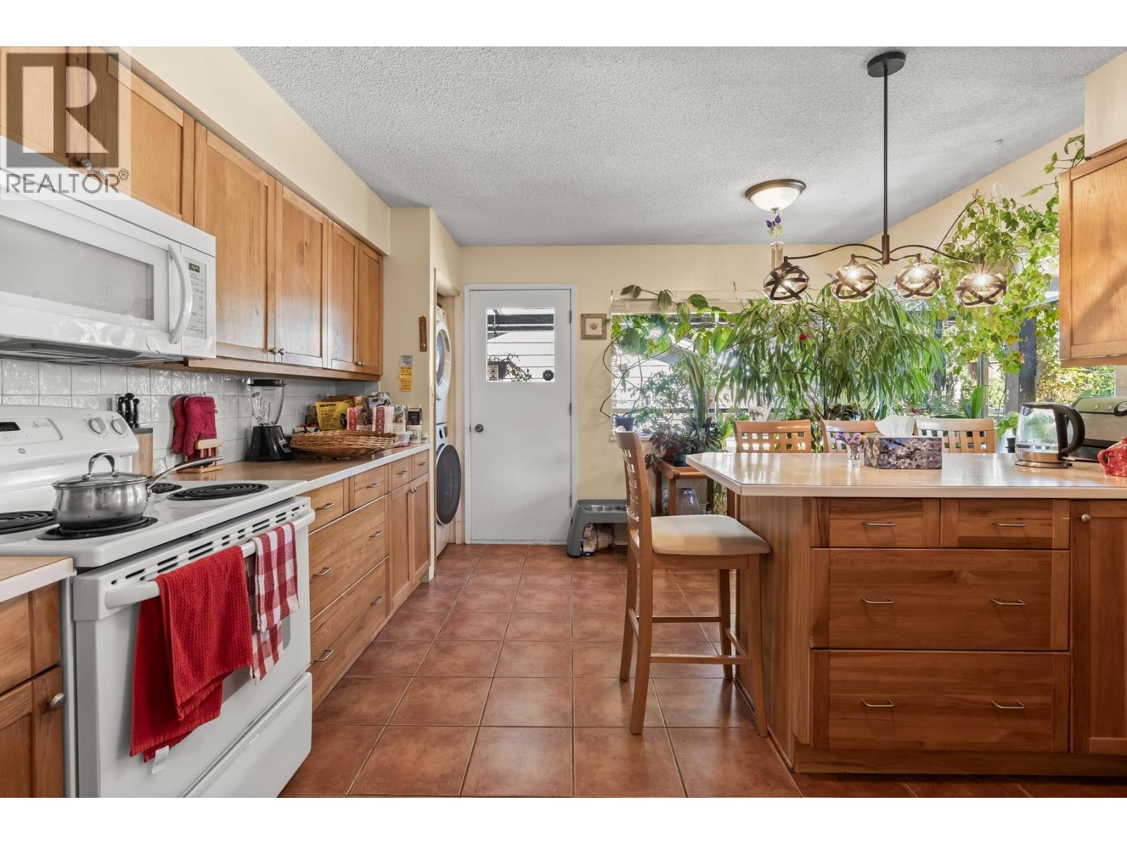 Photo 10 of 1422 Kilmer Road, North Vancouver BC