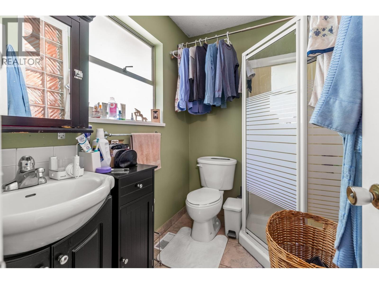 Photo 18 of 1422 Kilmer Road, North Vancouver BC