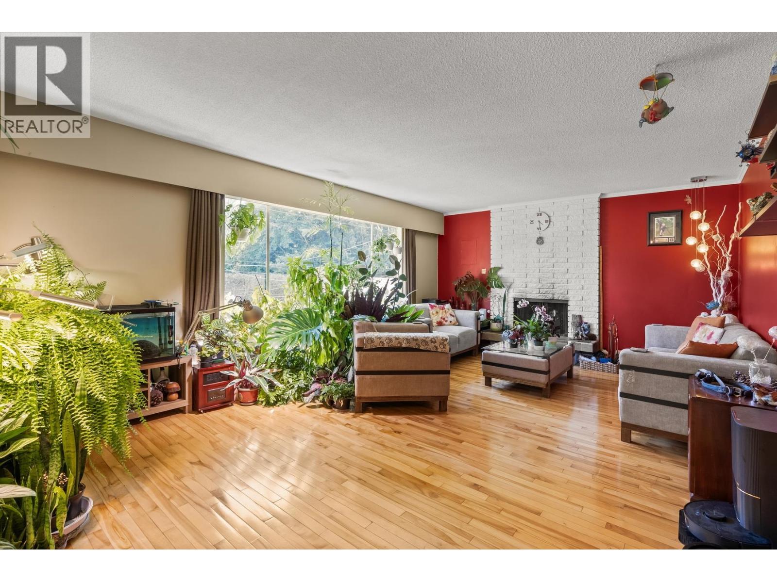 Photo 5 of 1422 Kilmer Road, North Vancouver BC