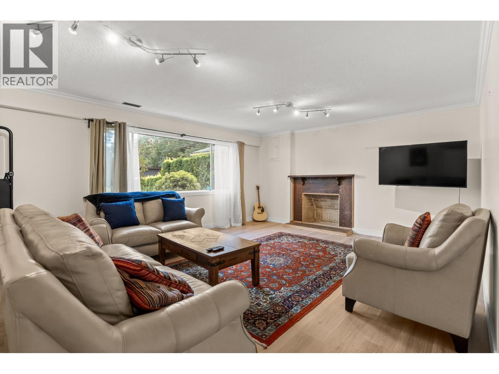 Photo 31 of 1422 Kilmer Road, North Vancouver BC