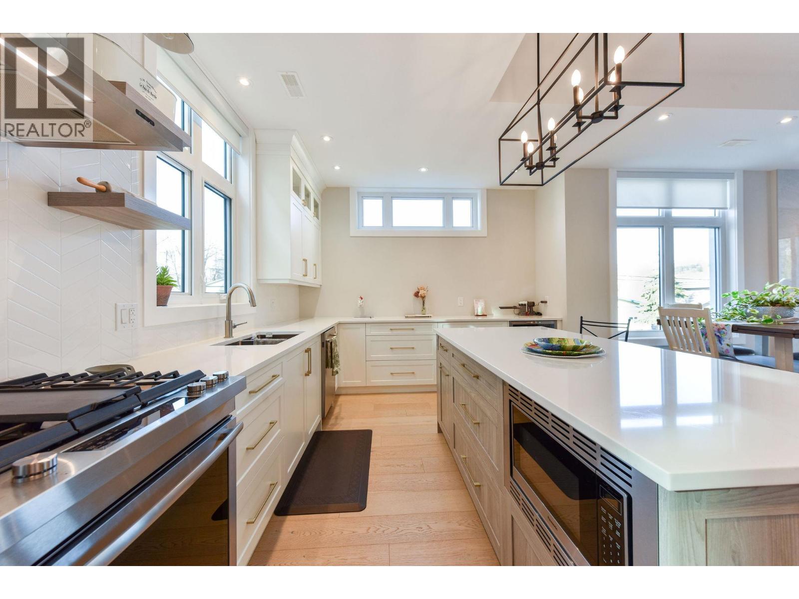 #101 222 Lee Avenue - 14