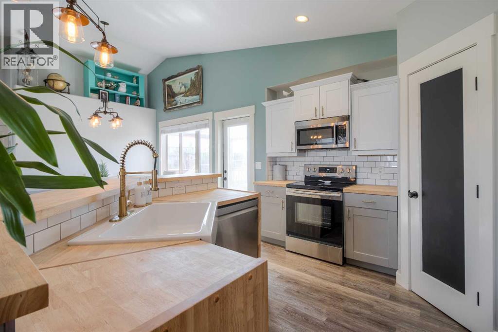 Photo 7 of 3120 22 Street, Coaldale AB