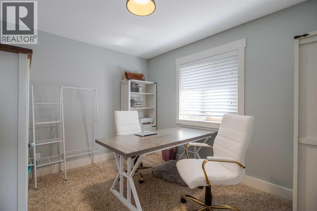 Photo 13 of 3120 22 Street, Coaldale AB