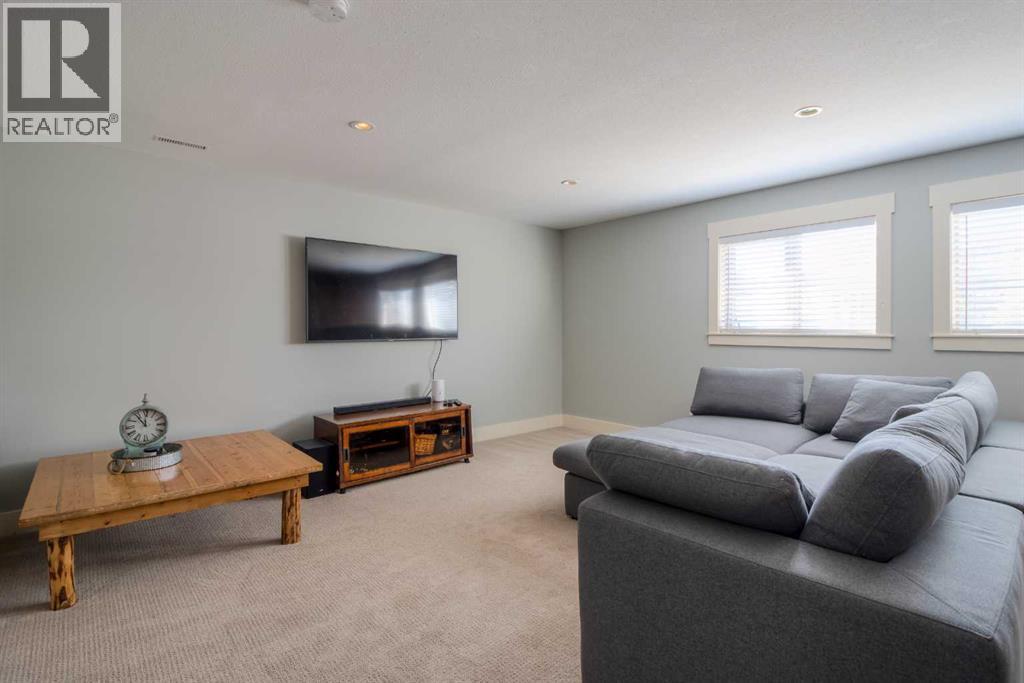 Photo 33 of 3120 22 Street, Coaldale AB